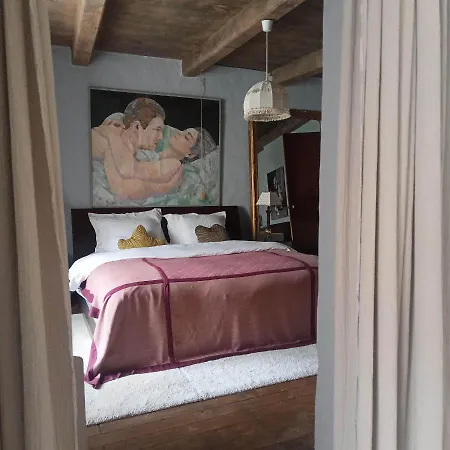 Le Lit De La Semoy Bed and Breakfast 3*