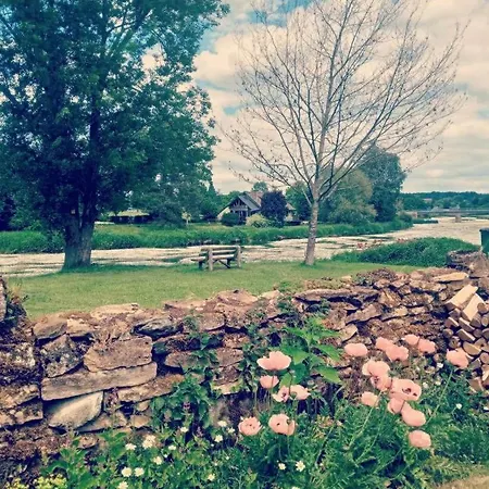 Le Lit De La Semoy Alojamento de Acomodação e Pequeno-almoço 3*