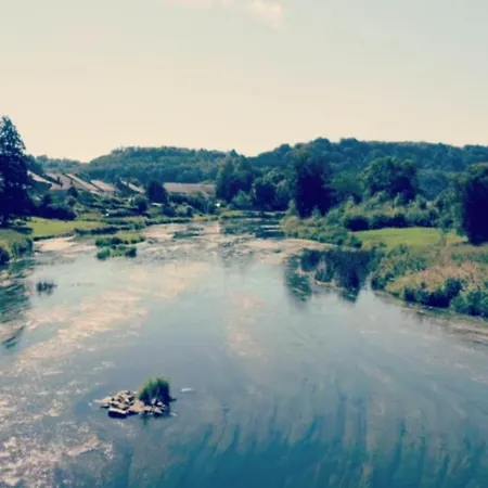 Alojamento de Acomodação e Pequeno-almoço Le Lit De La Semoy